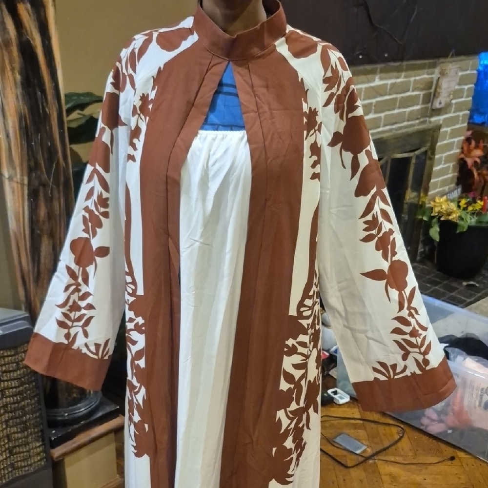NEW--Rust and White Floral Panel Long Kimono